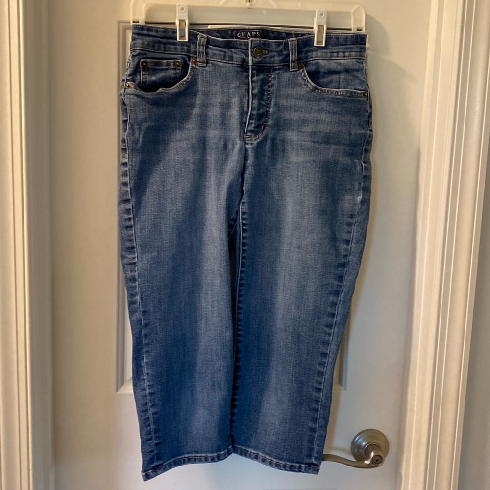 Women’s Chaps blue jean capris. Size 6P
